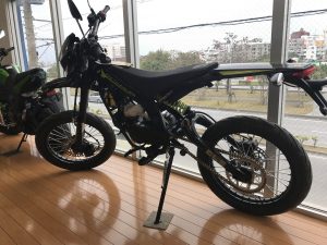 これから洗車するバイク