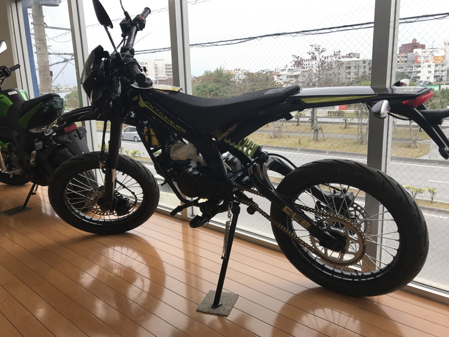 これから洗車するバイク